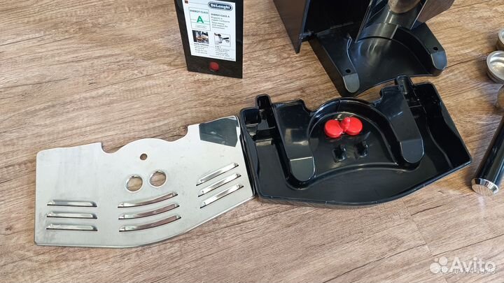 Кофемашина рожковая Delonghi EC 820.B