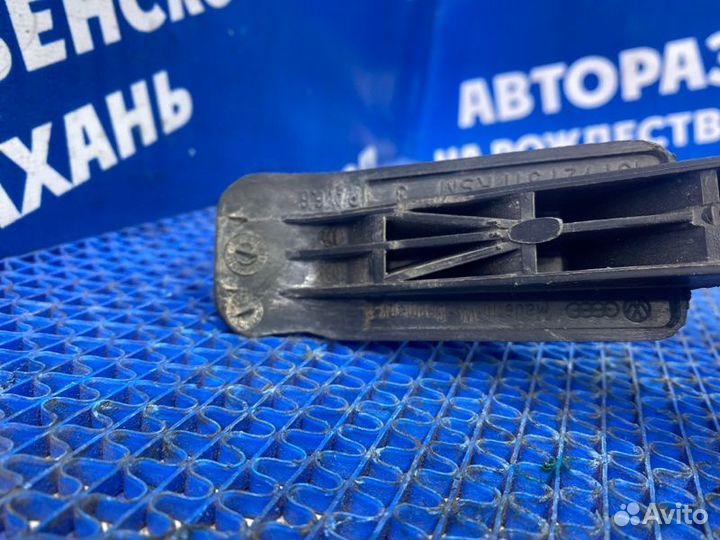 Педаль газа Volkswagen Passat B3 седан 2000