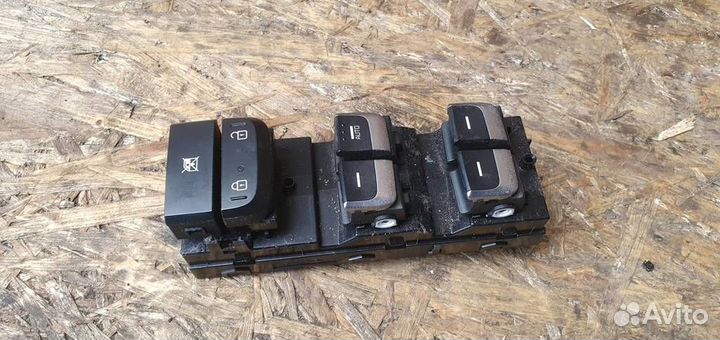 Блок управления стеклоподъемниками Kia Sportage 2
