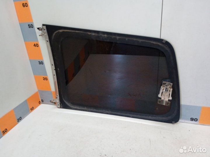 Стекло глухое зад. правое Mitsubishi Pajero 3 3.5