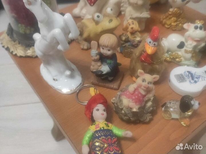 Статуэтки сувениры