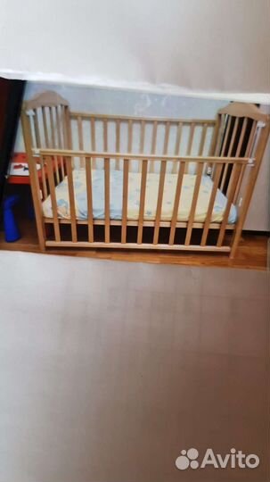 Детская кровать,бу,к ней новый матрас plitex