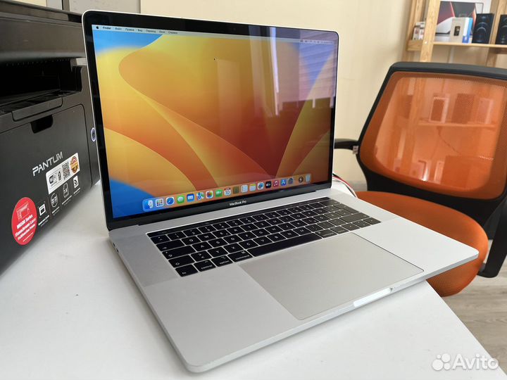 MacBook Pro 15 2018 touch bar i7/16gb/ssd256/555x