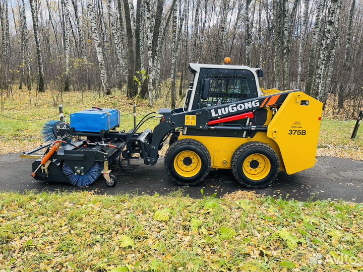 Щетка с передним бункером на мини-погрузчик