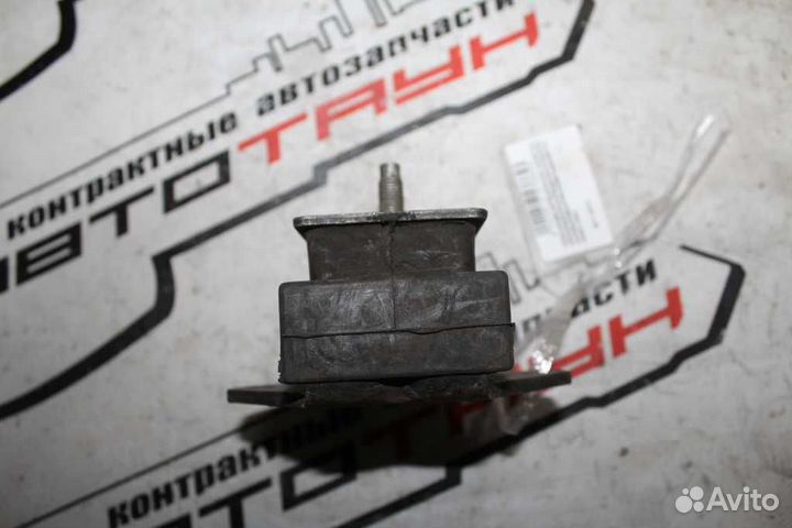 Подушка двс mitsubishi delica delica space gear sp