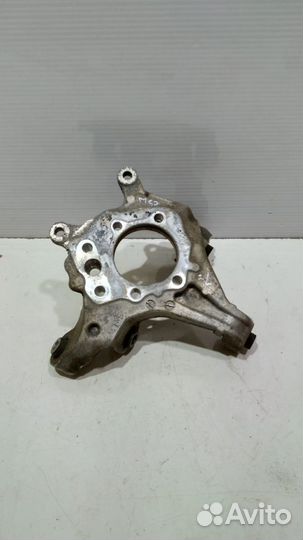 Поворотный кулак задний на Infiniti M25/37 Q70