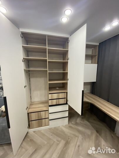 Шкаф в прихожую