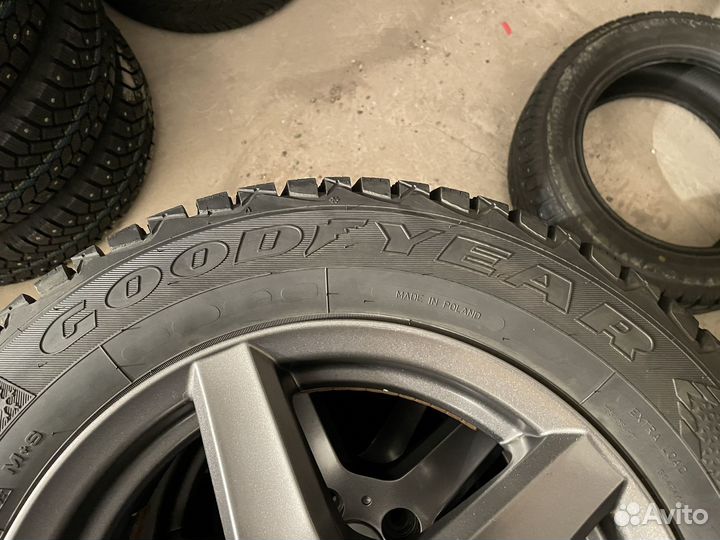 Зимняя резина на литых дисках