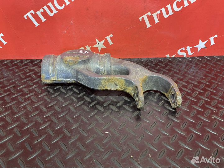 Кронштейн амортизатора переднего правый