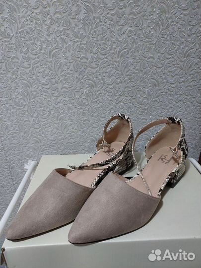 Туфли босоножки с имитацией змеиной кожи