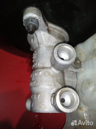 Главный тормозной цилиндр Ford Focus 3 2013