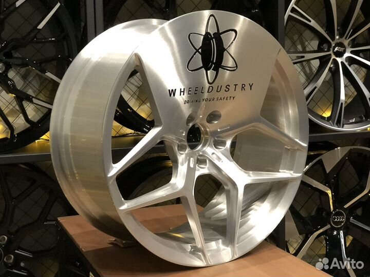 Кованые диски R22 в наличии для Porsche Cayenne