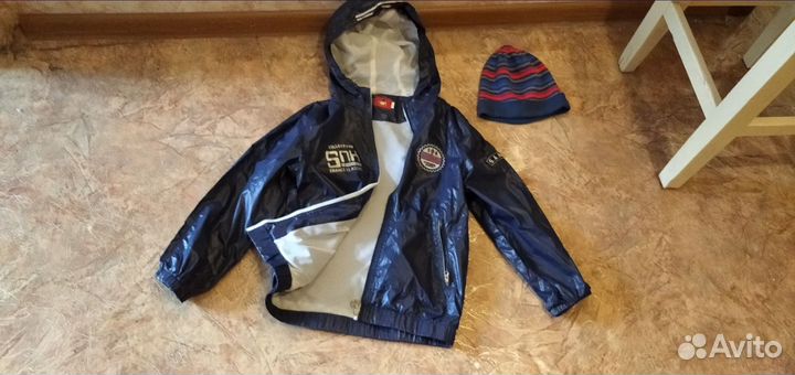 Ветровка+шапка(комплект)для ребенка 7-9 лет