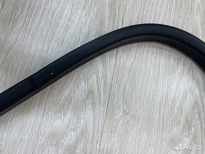 Уплотнитель проема двери передний левый Renault