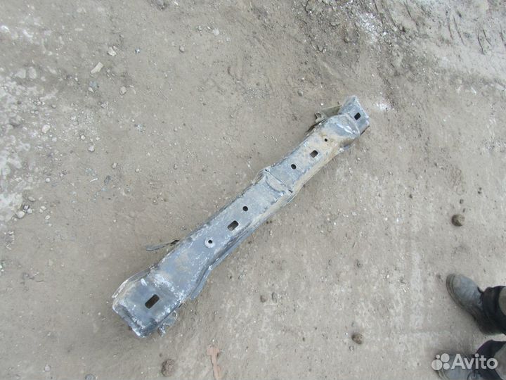 Усилитель переднего бампера suzuki grand vitara 07