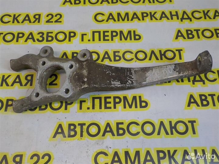 Кулак поворотный передний правый Lexus IS 200/220