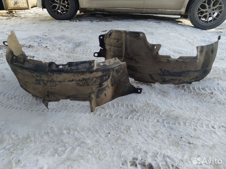 Подкрылки пара на Марк 2 90