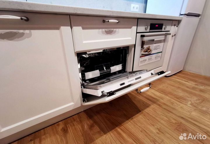 Кухня в потолок на заказ