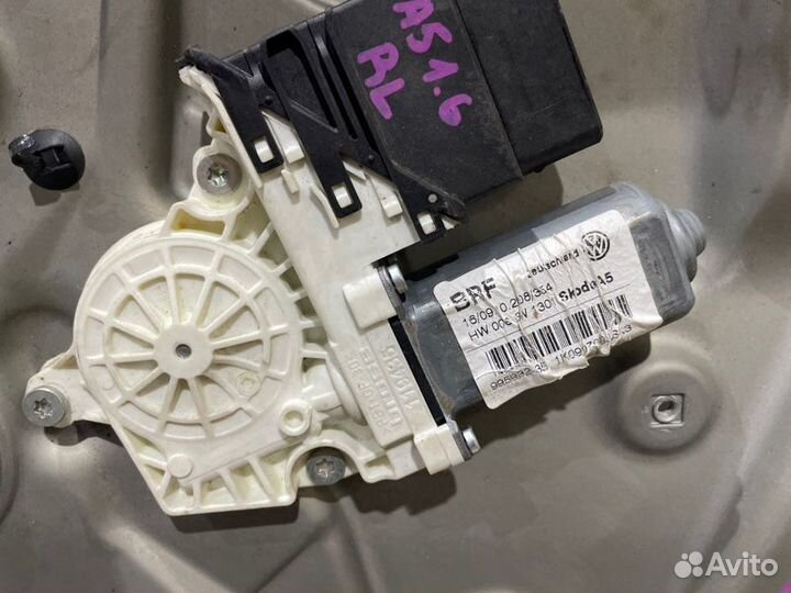 Стеклоподъемник задний левый Skoda Octavia A5