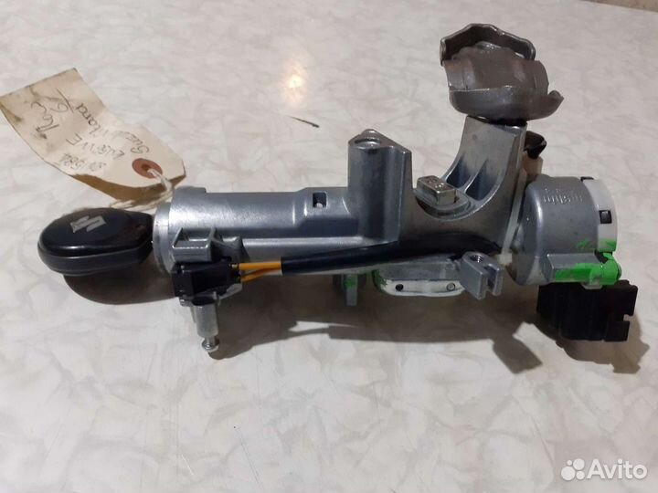 Замок с ключом на suzuki grand vitara