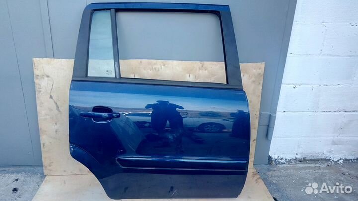 Дверь задняя правая на Опель Зафира Б