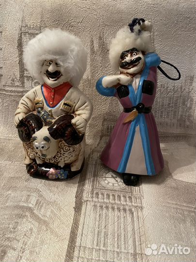 Сувениры копилка колокольчик статуэтка