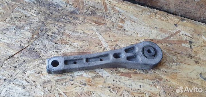 Опора двигателя задняя Volkswagen Tiguan 2007-2011
