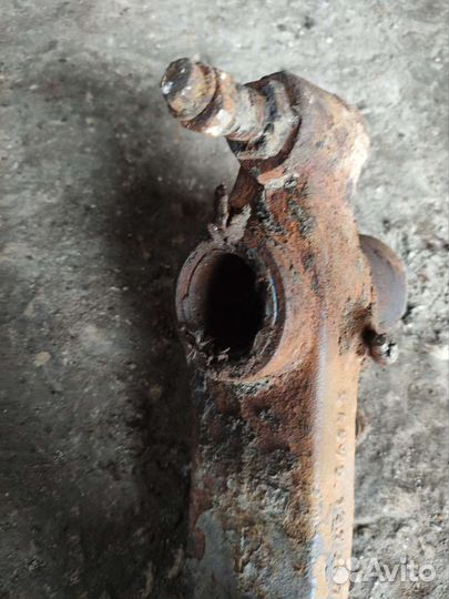 Кронштейн энергоаккумулятора scania 4 серии