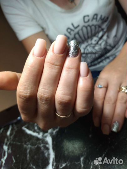 Маникюр и педикюр