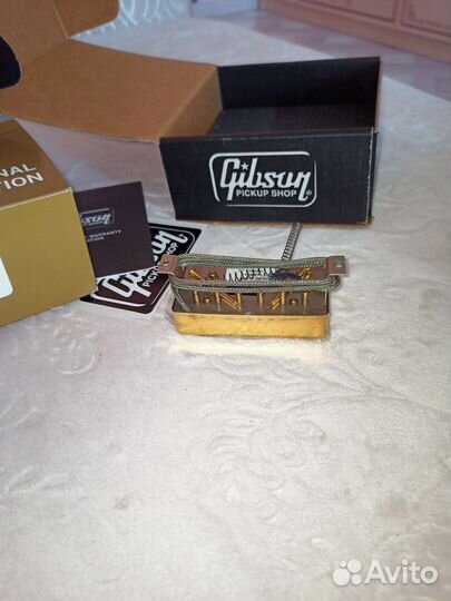 Звукосниматель Gibson 57 classic gold cover новый