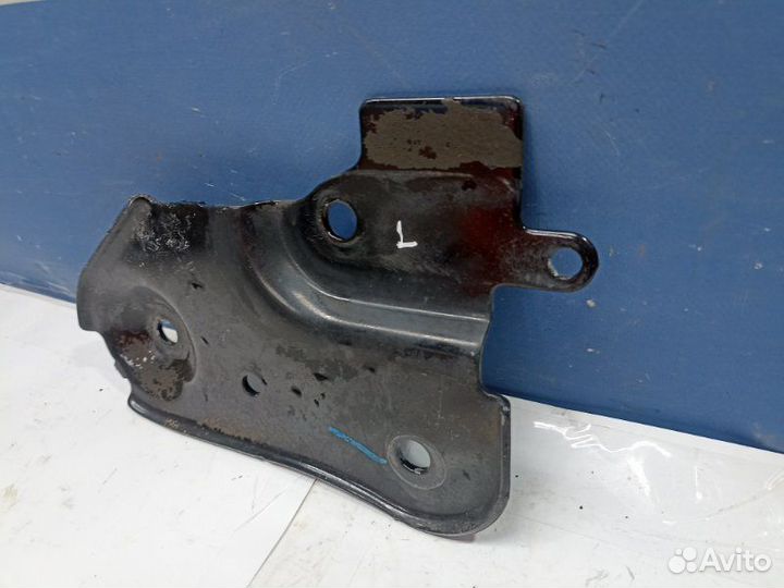 Кронштейн балки передний левый Renault Kaptur RBA