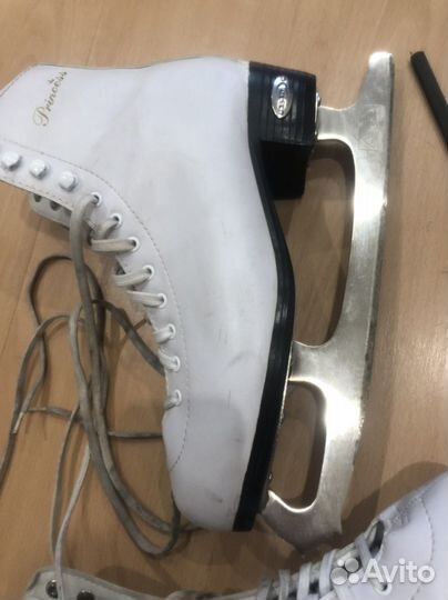 Коньки женские