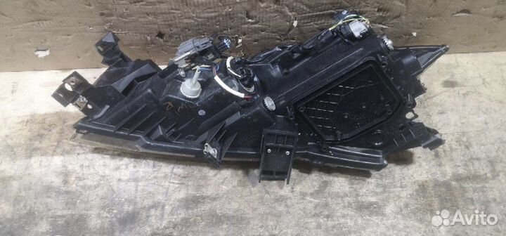 Фары Mazda 6 2008 год