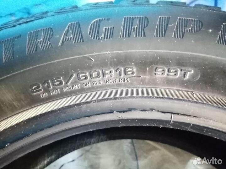 Goodyear UltraGrip Ice 2 215/60 R16 99T