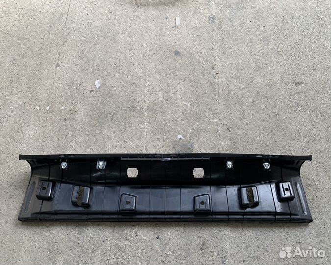 Замковая панель BMW 5 G30, M5 F90