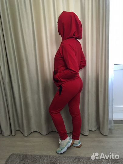 Костюм спортивный