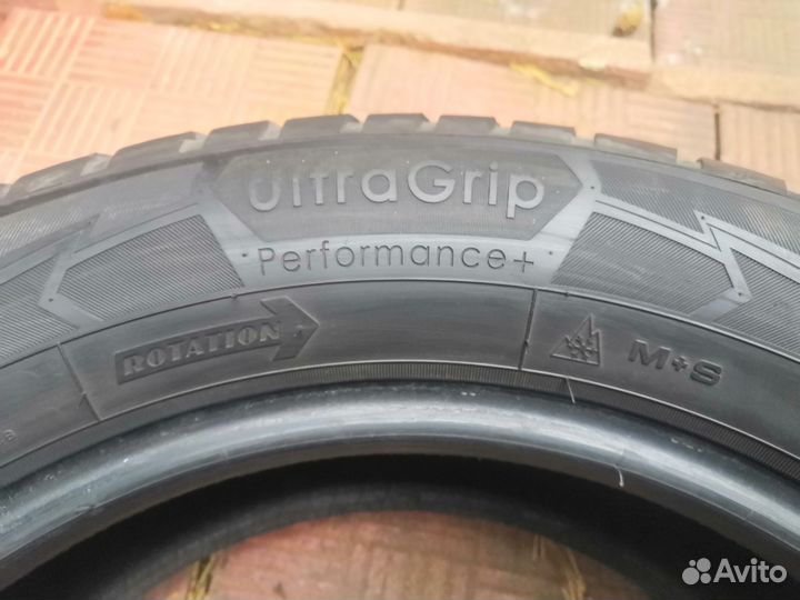 Goodyear UltraGrip 245/55 R17