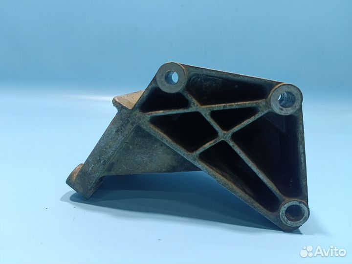 Кронштейн гидроусилителя Ford Fusion,Fiesta MK5