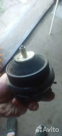 Подушка двигателя passat b3