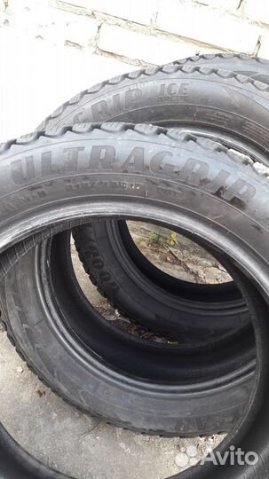 Goodyear UltraGrip Arctic 2 215/55 R17