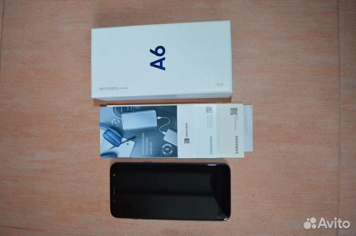 Samsung Galaxy A6, 4/32 ГБ