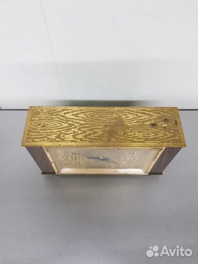 Часы настольные 