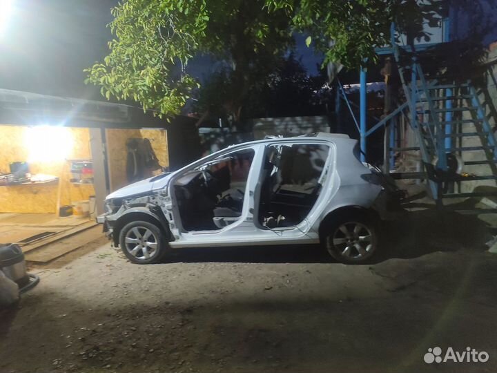 Peugeot 308 дорестайл. Разбор