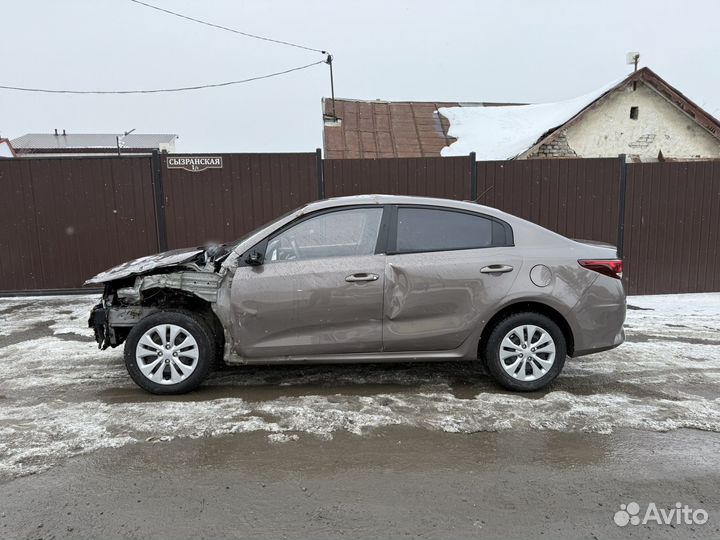 Kia Rio 1.6 AT, 2022, битый, 49 000 км