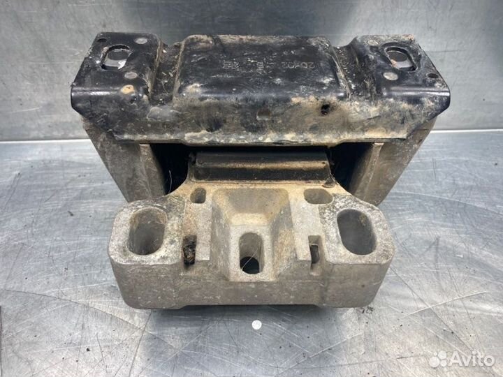 Опора кпп левая Volkswagen Golf 4 1997-2005