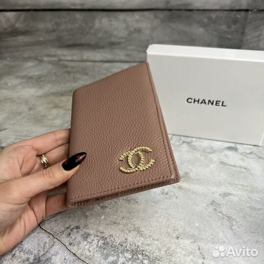 Обложка Chanel на паспорт