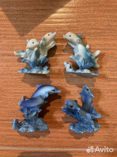 Декоративные фигурки дельфинов