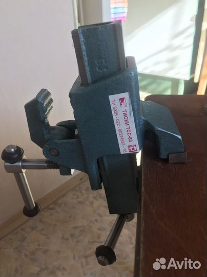 Тиски слесарные