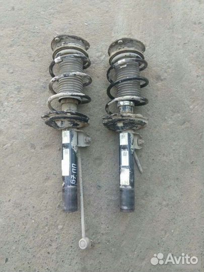 Амортизатор передний левый Volkswagen Golf 5G1