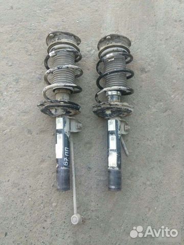 Амортизатор передний левый Volkswagen Golf 5G1